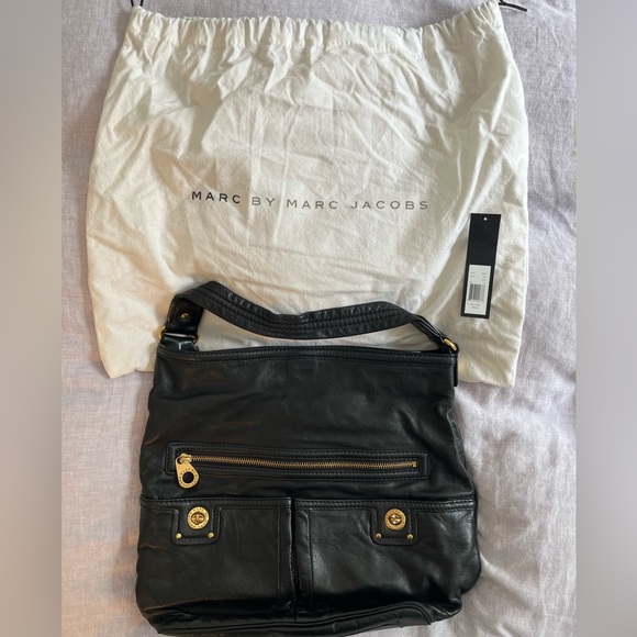 Marc by Marc Jacobs Black Leather Hobo Bag with Gold Hardware - Excellent - Picture 6 of 7